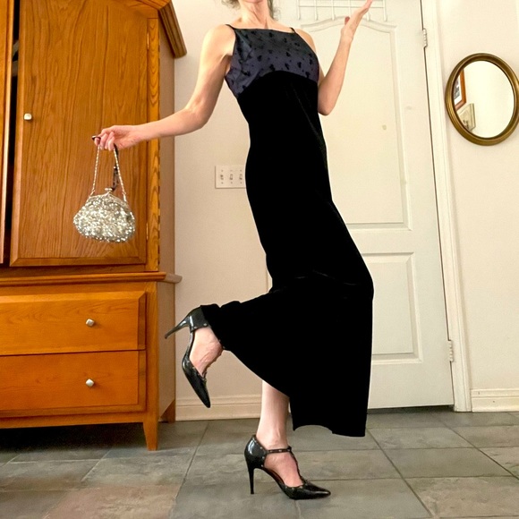Dresses & Skirts - VELOUR SOFT COCKTAIL / FORMAL DRESS